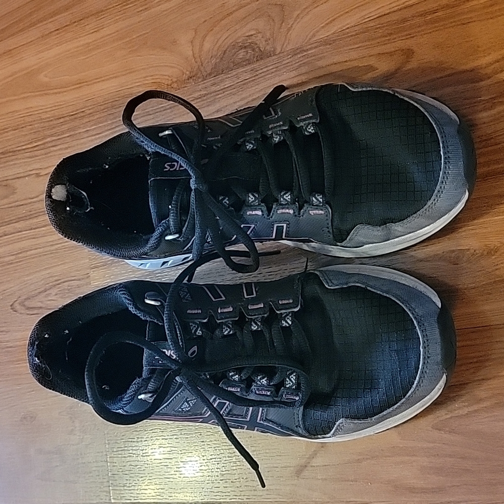 Asics athletes shoes